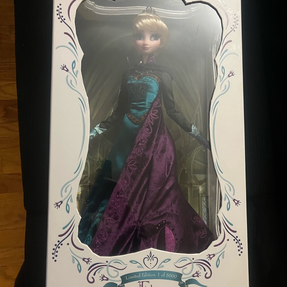 Disney Elsa Limited Edition Doll - - Picture 2 of 12